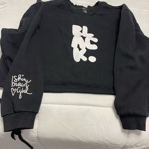 Forever 21 Black Crewneck sweater
